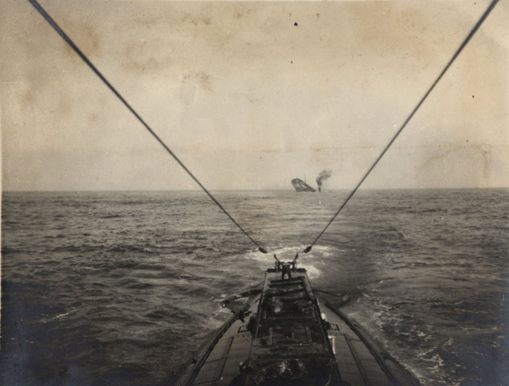 Tonący niemiecki U-boat!!